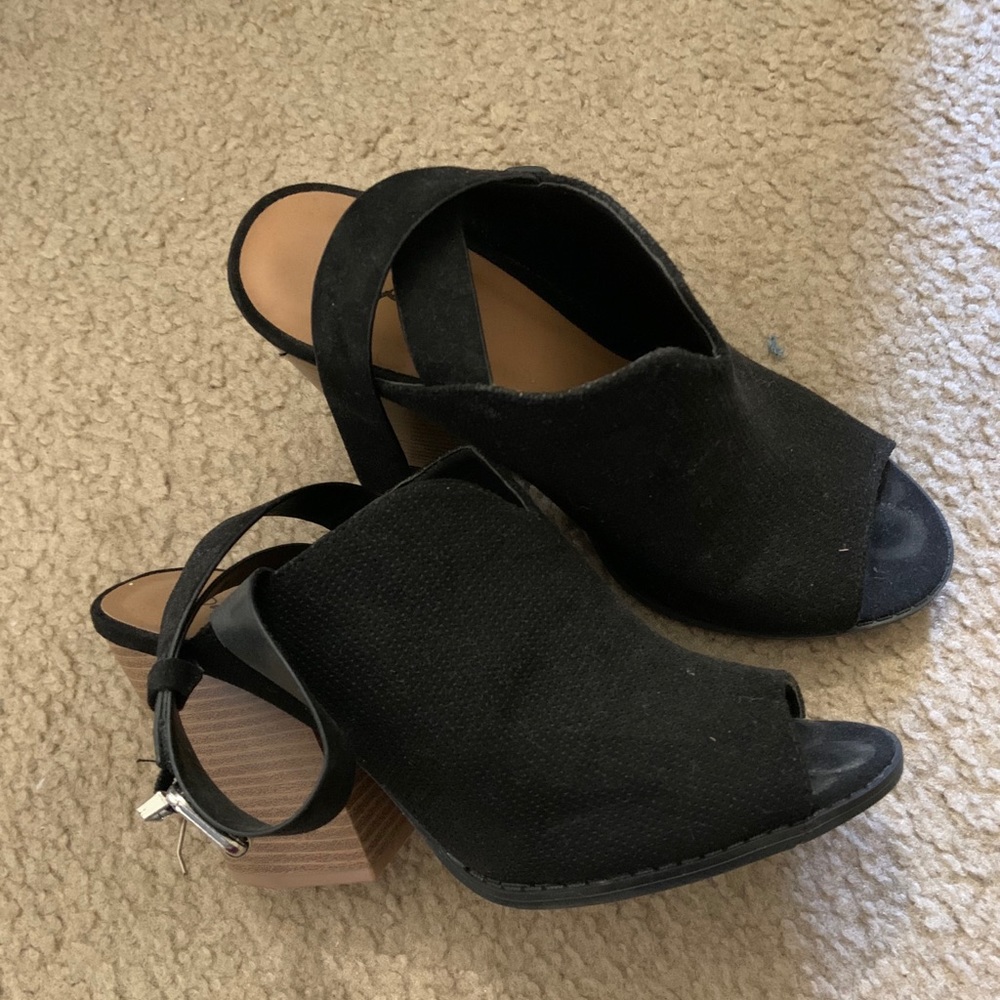 Suede Wedeges